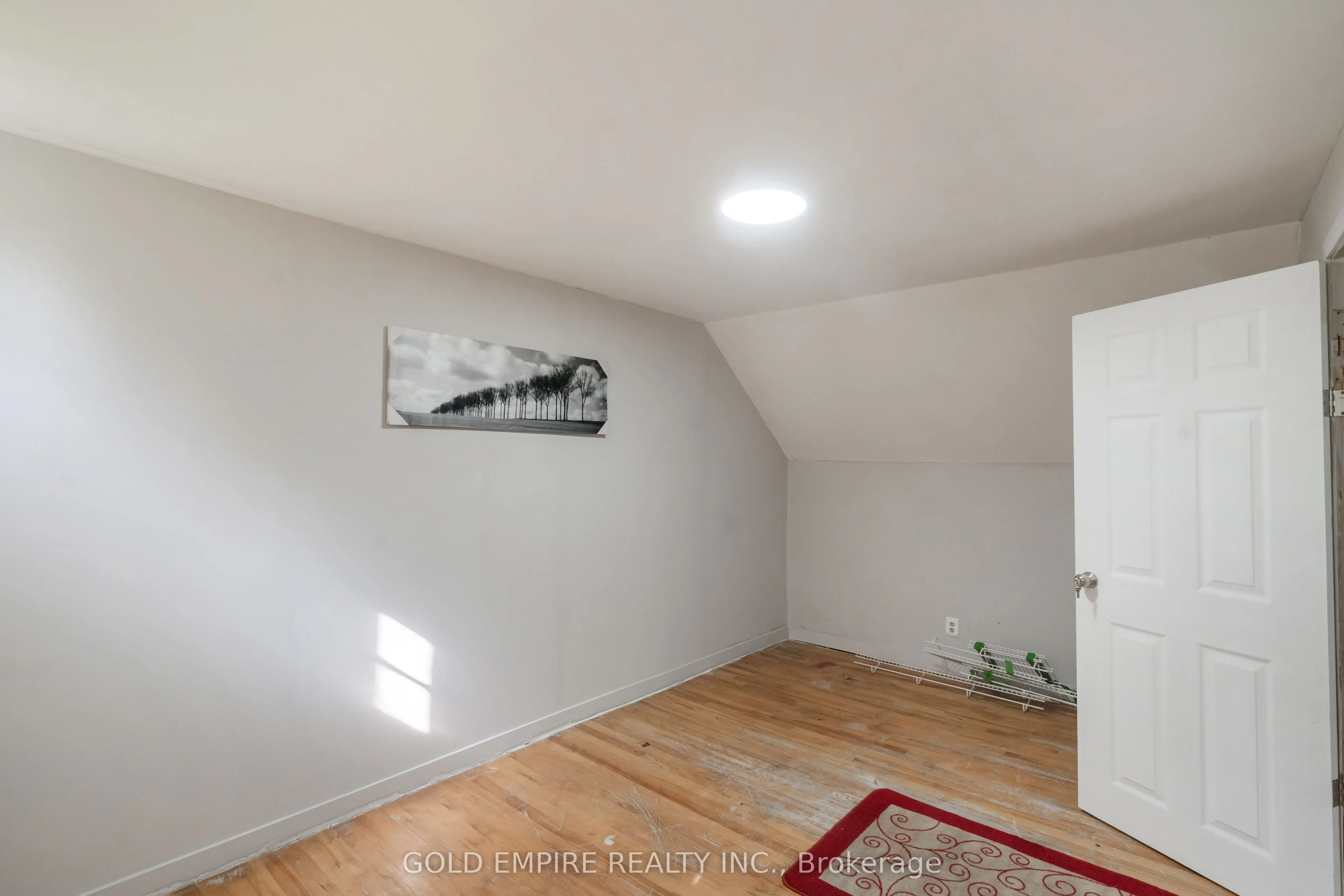 355 FLANDERS Row
