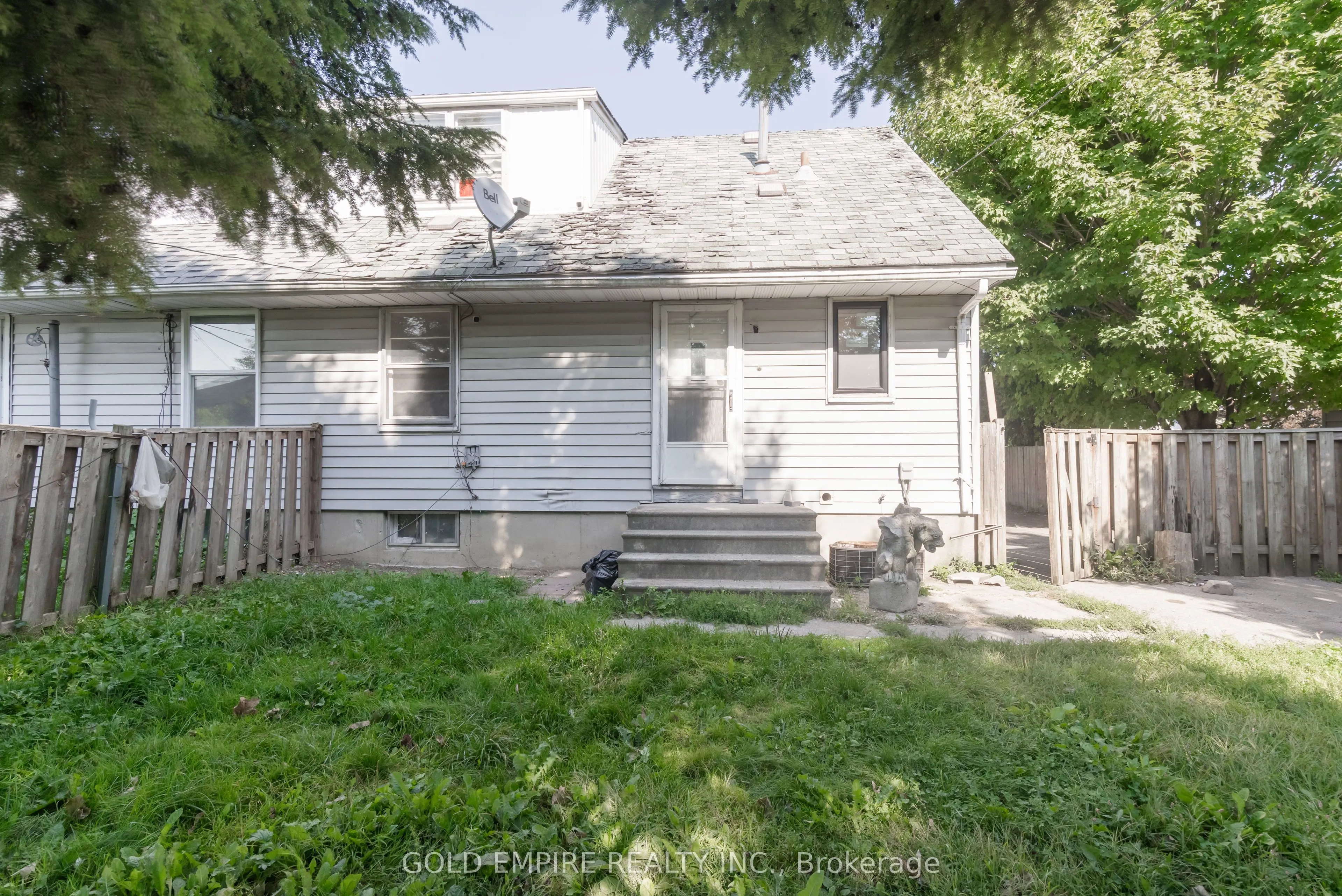 355 FLANDERS Row
