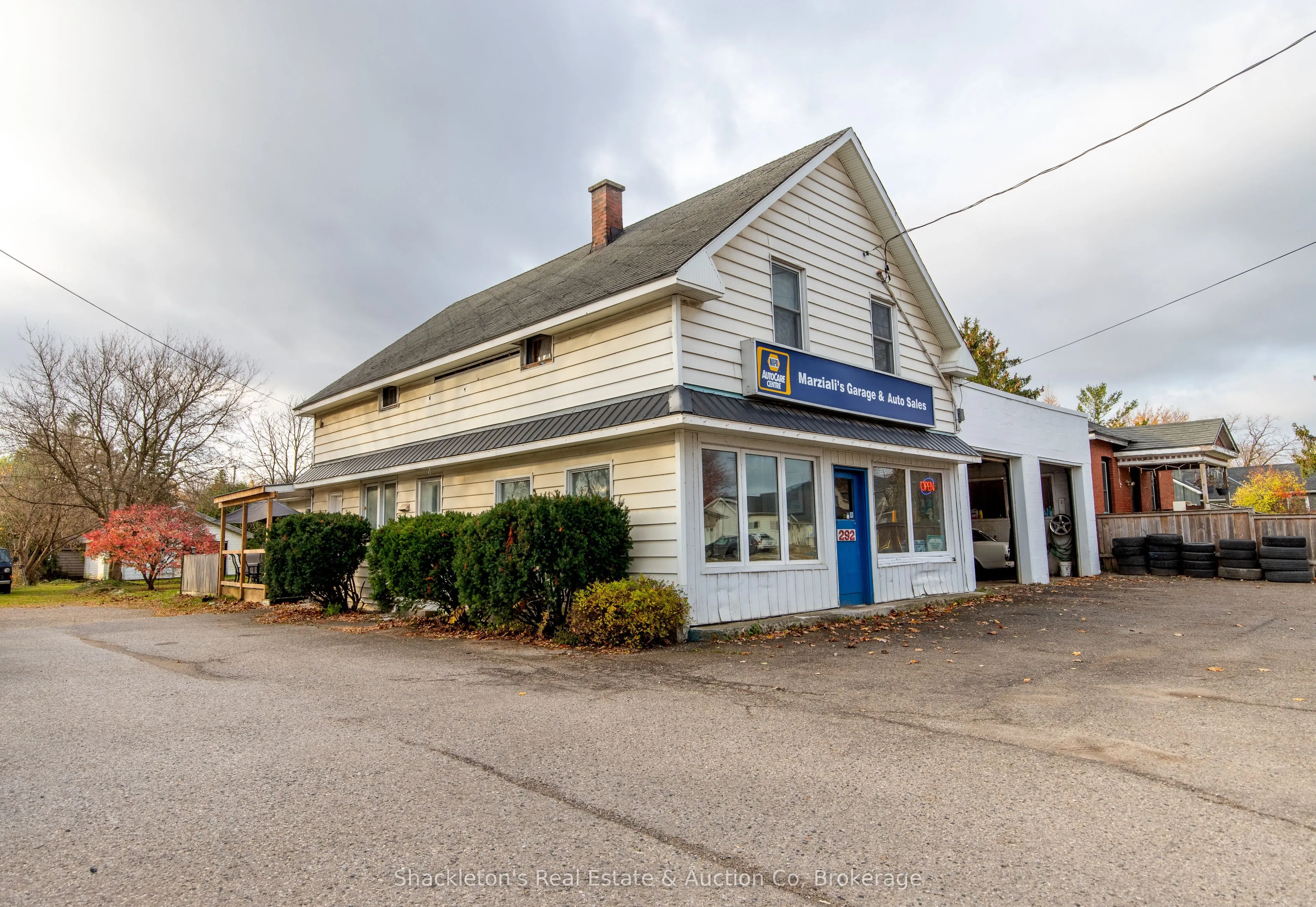 292 QUEEN Street W