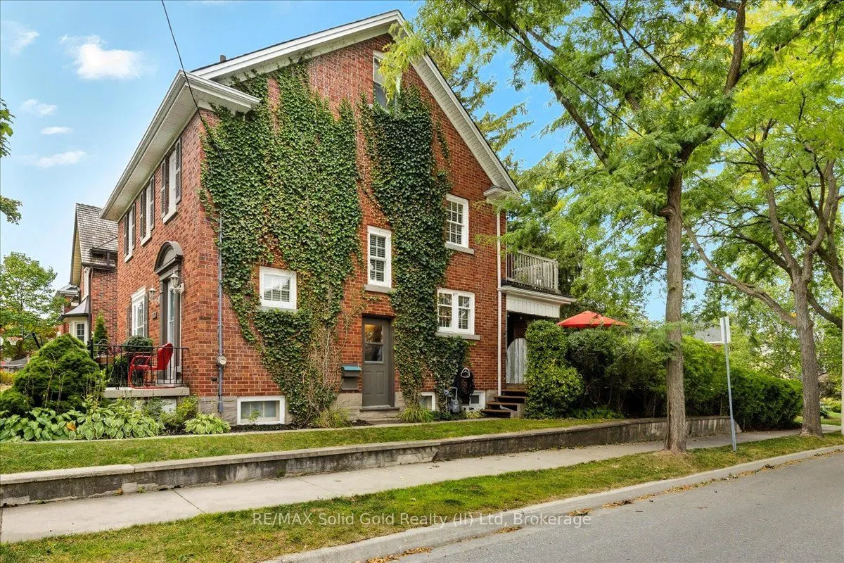 240 Cameron Street N