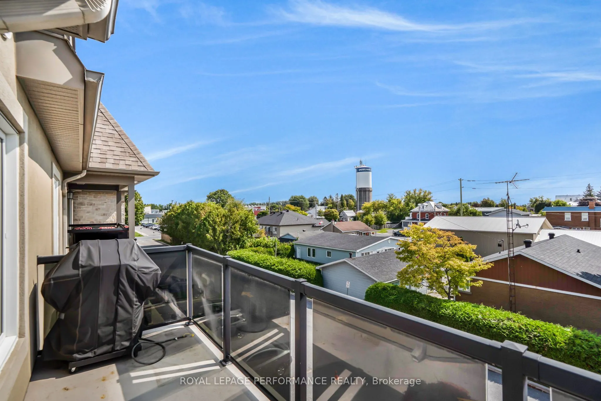 770 Principale Street, #301