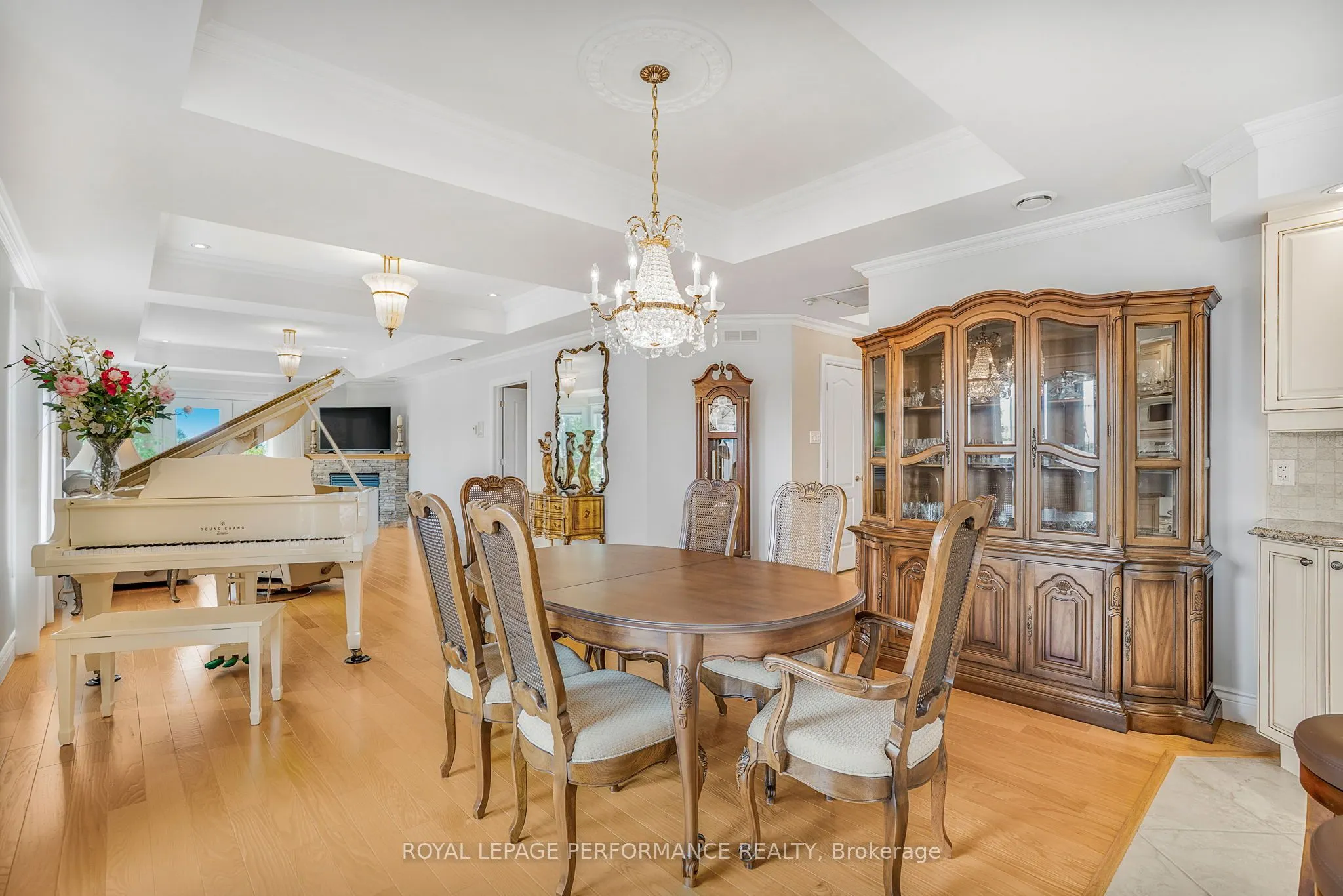 770 Principale Street, #301