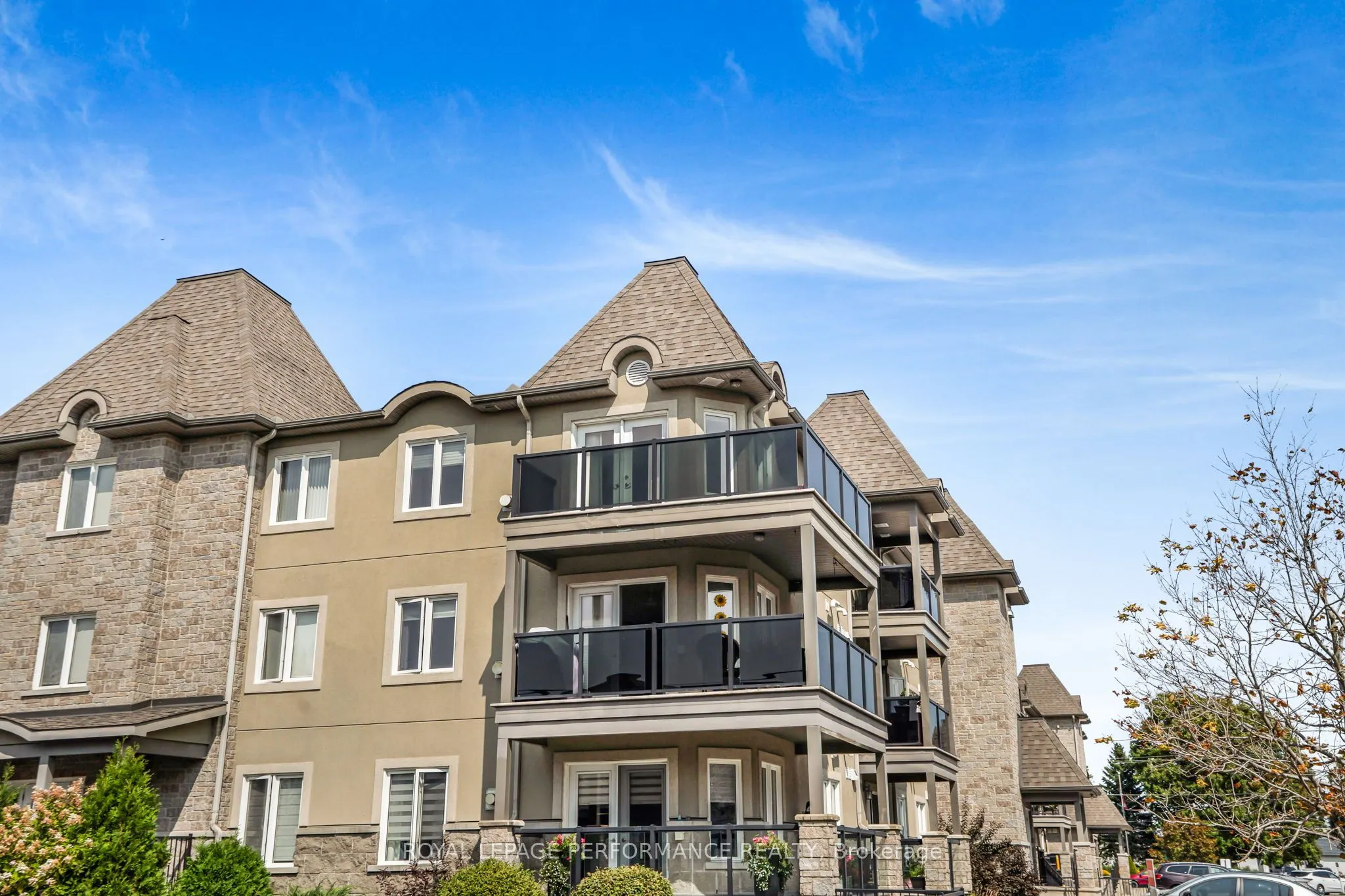 770 Principale Street, #301
