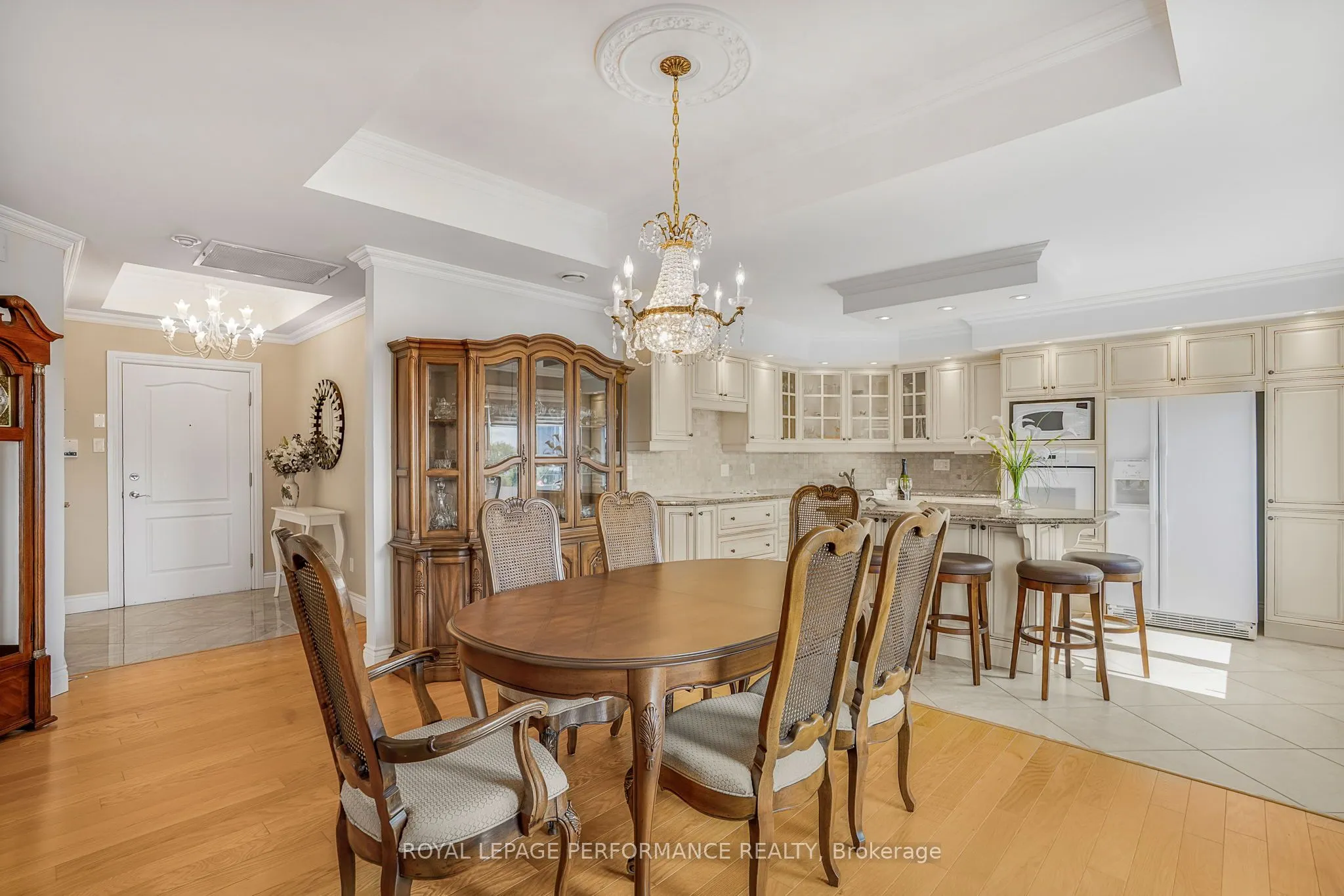 770 Principale Street, #301