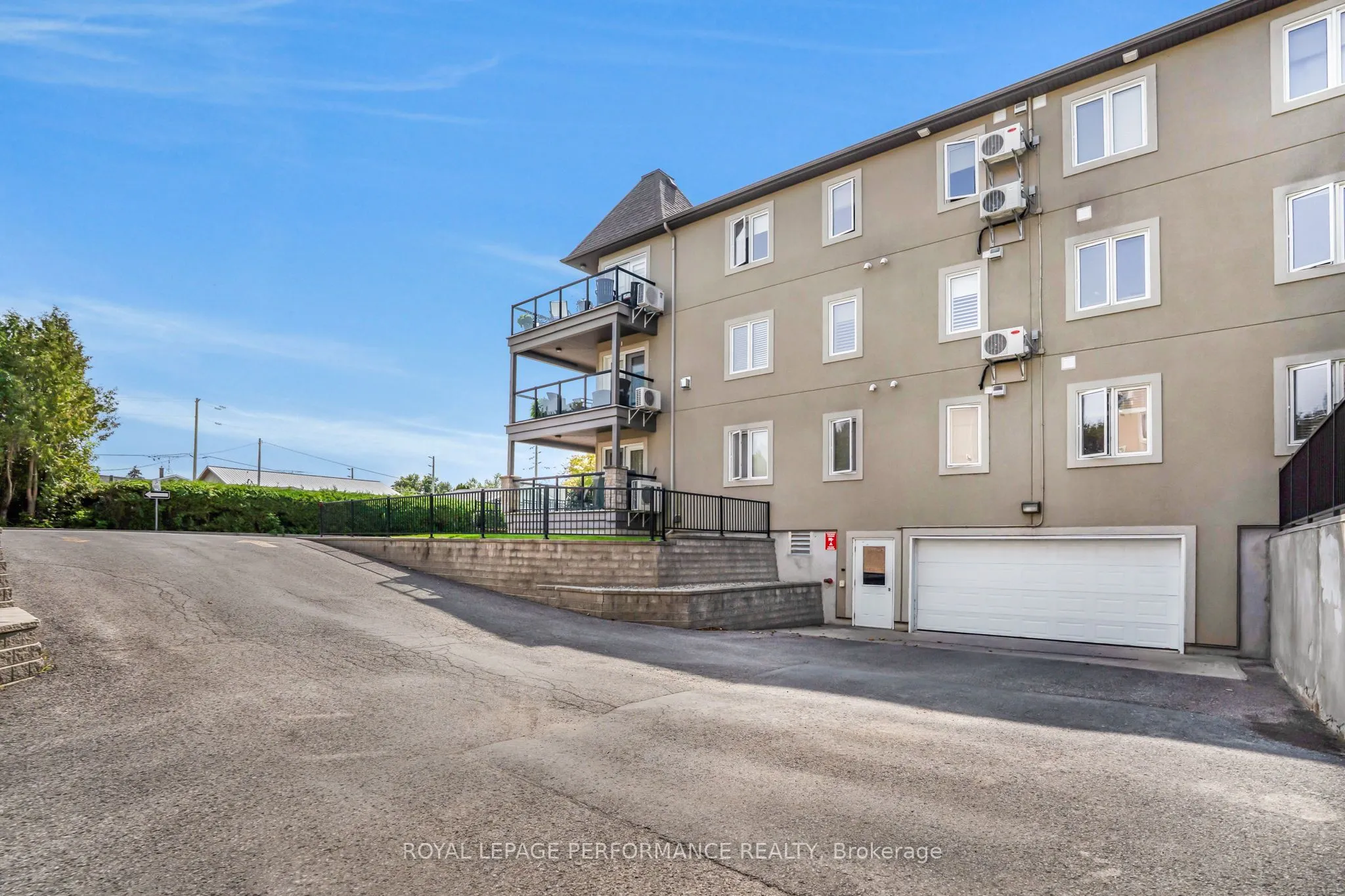 770 Principale Street, #301
