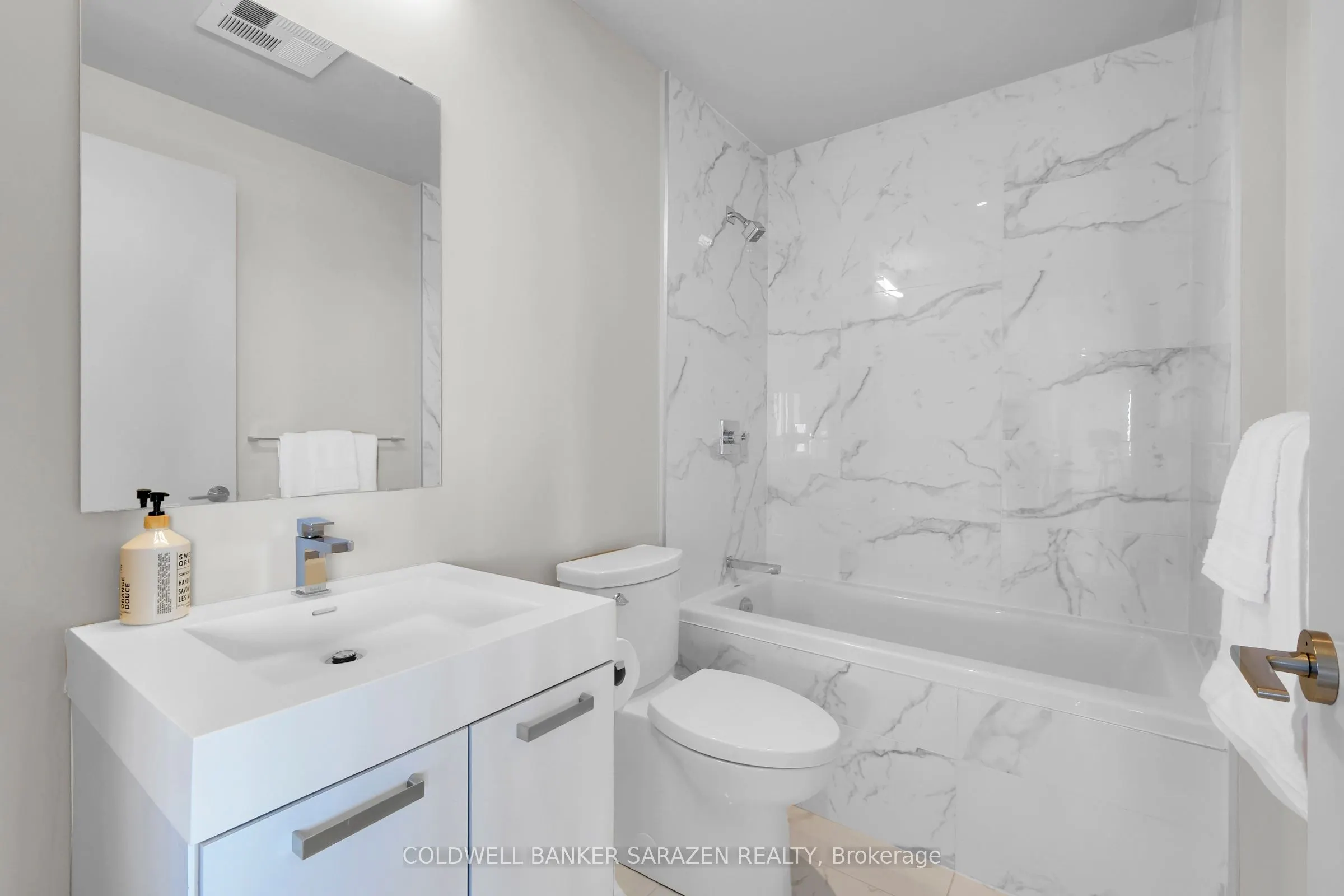 203 Catherine Street, #1407