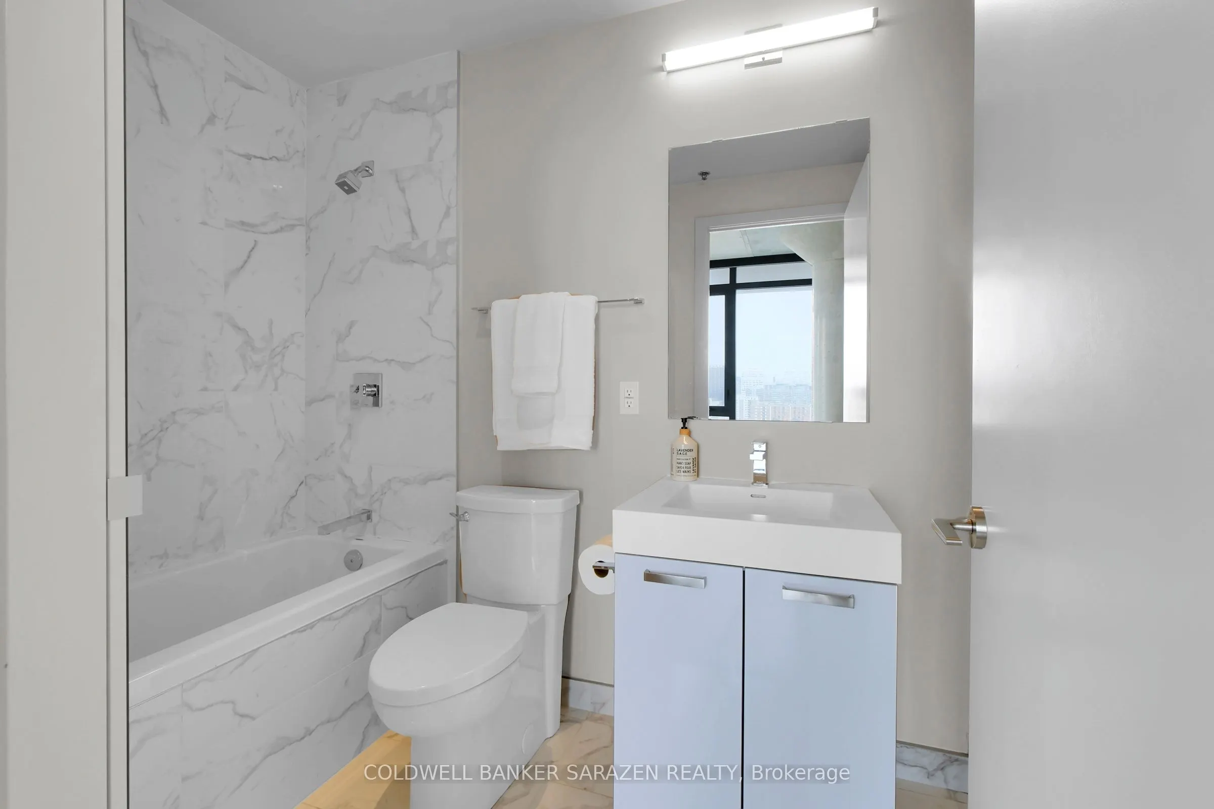 203 Catherine Street, #1407