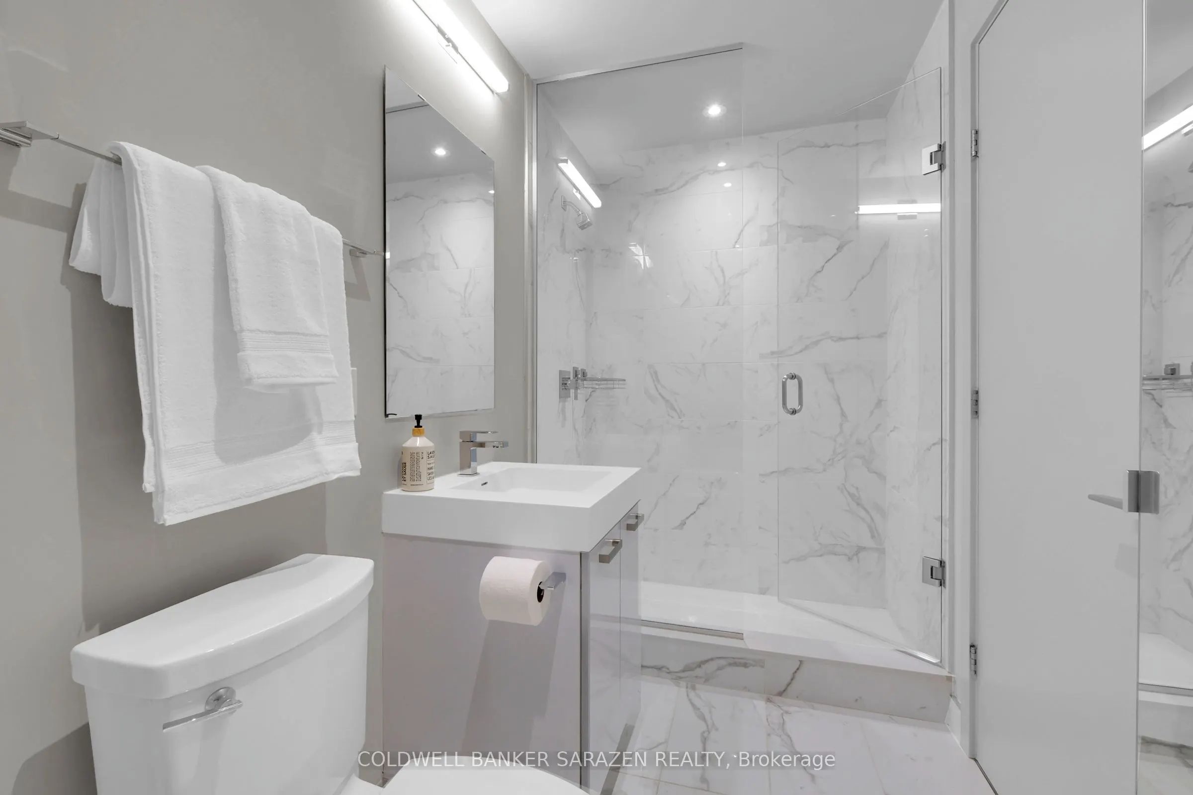 203 Catherine Street, #1407
