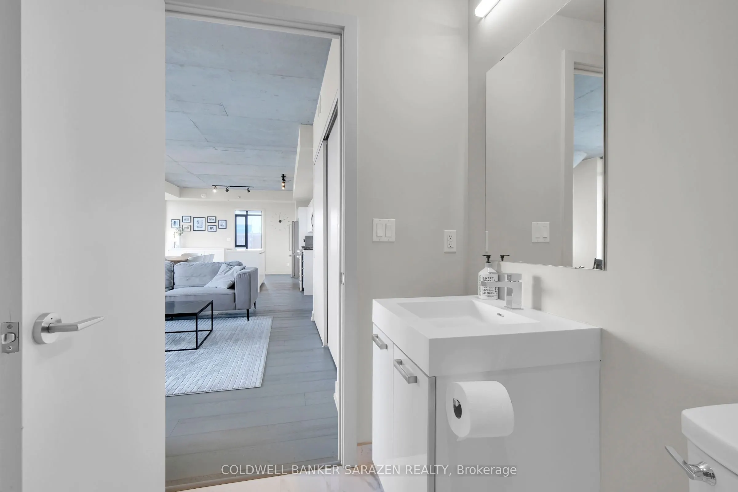 203 Catherine Street, #1407