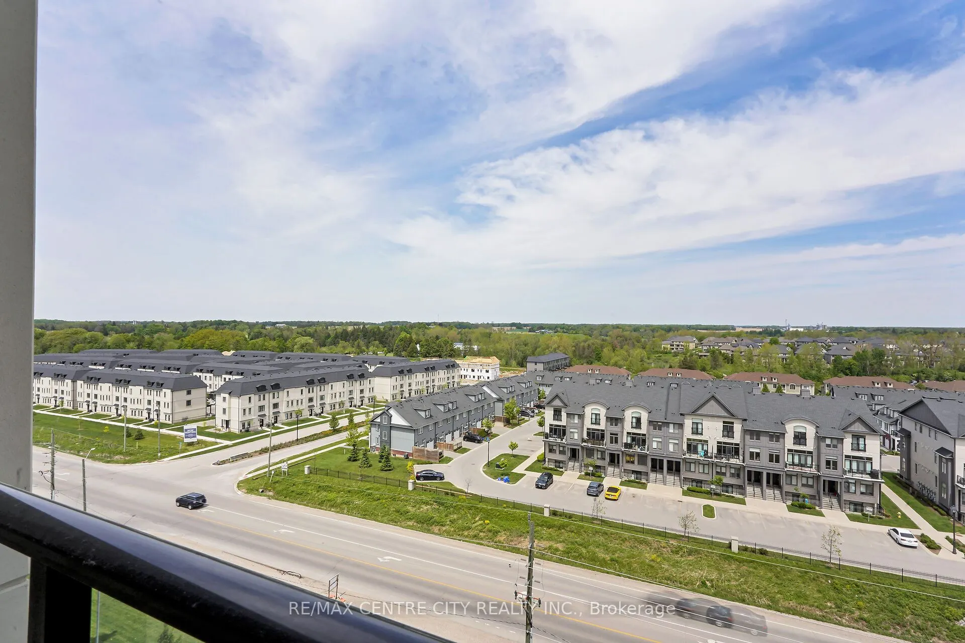 260 Villagewalk Boulevard, #801