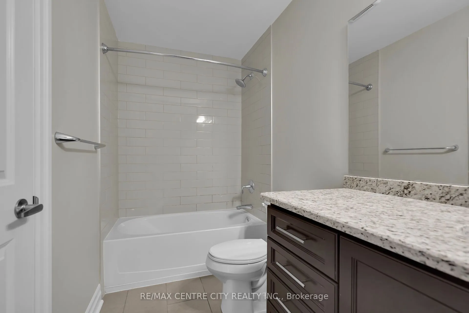 260 Villagewalk Boulevard, #801