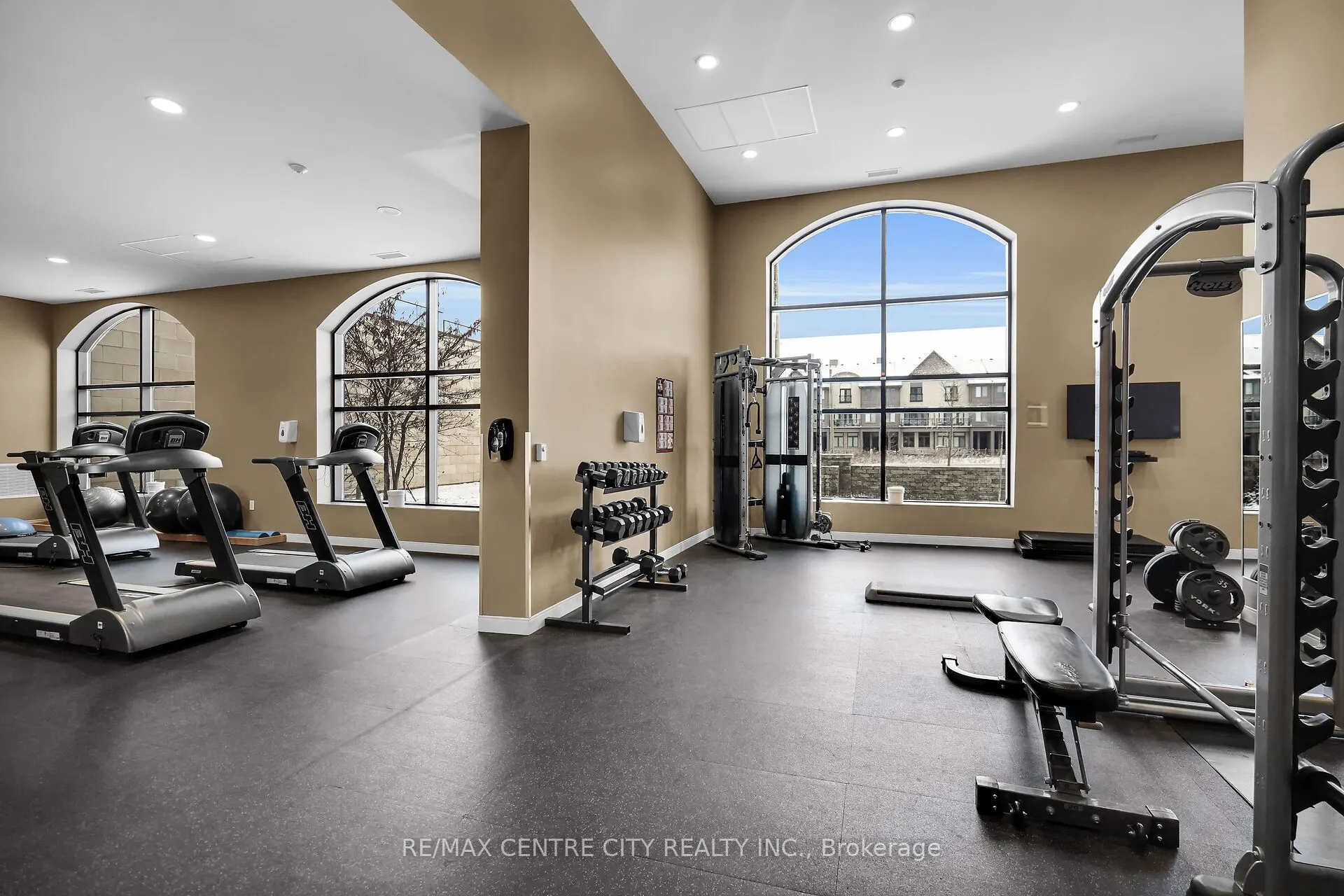 260 Villagewalk Boulevard, #801