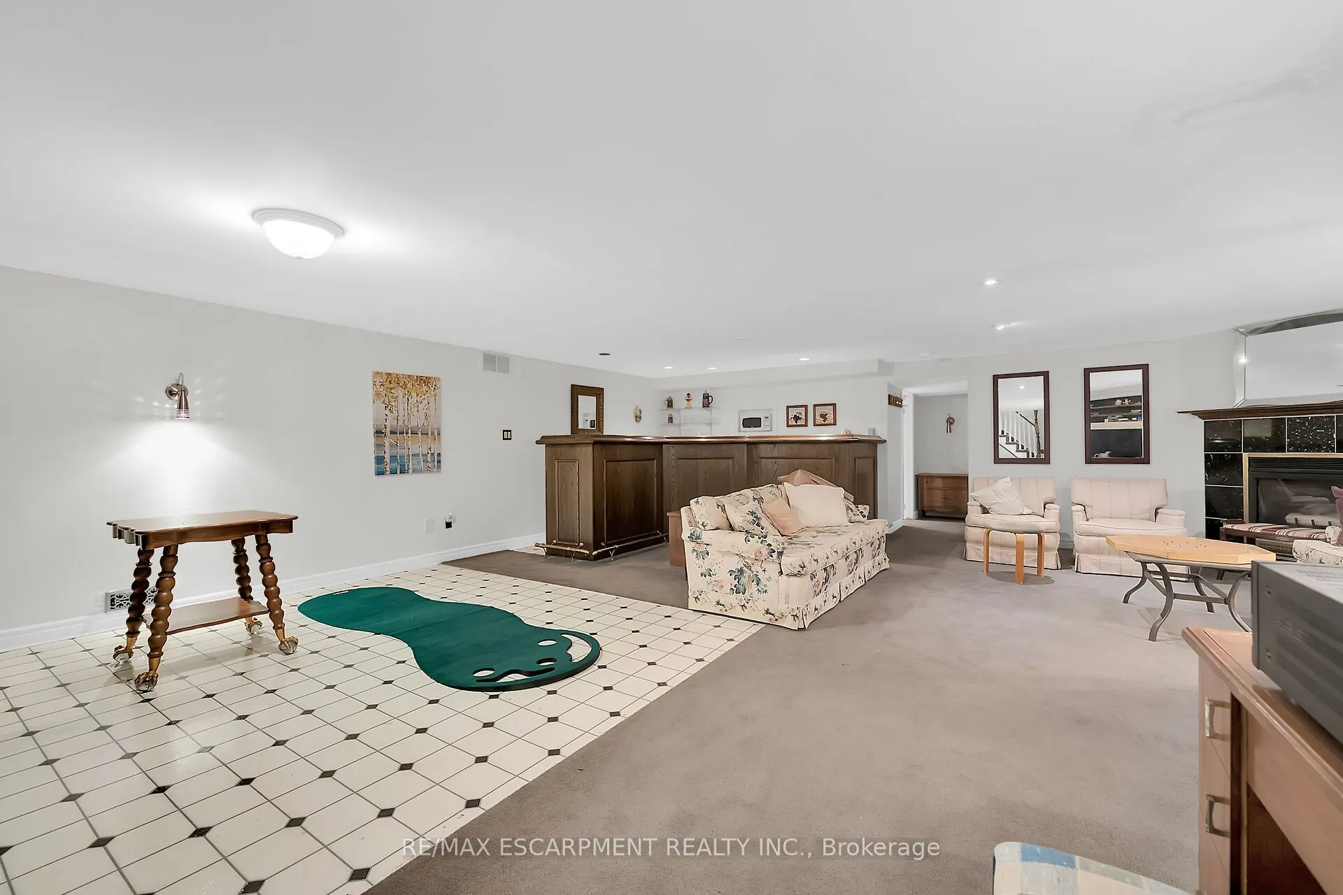 18 McMaster Drive