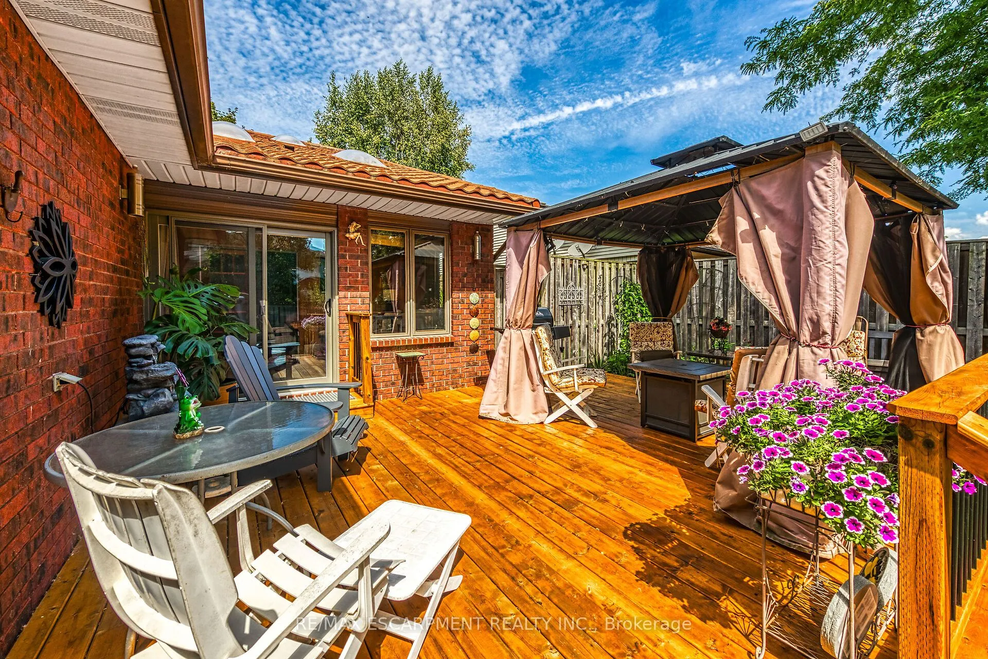 18 McMaster Drive