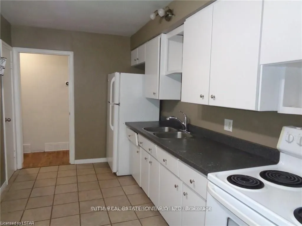 83 Britannia Avenue, #Upper