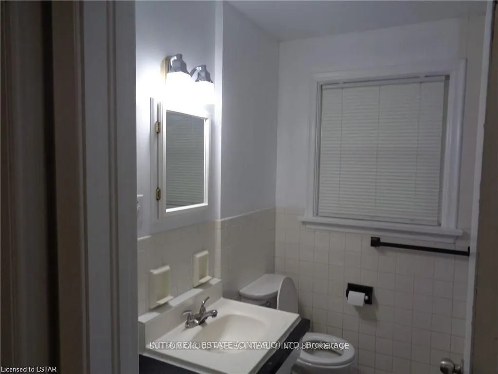 83 Britannia Avenue, #Upper