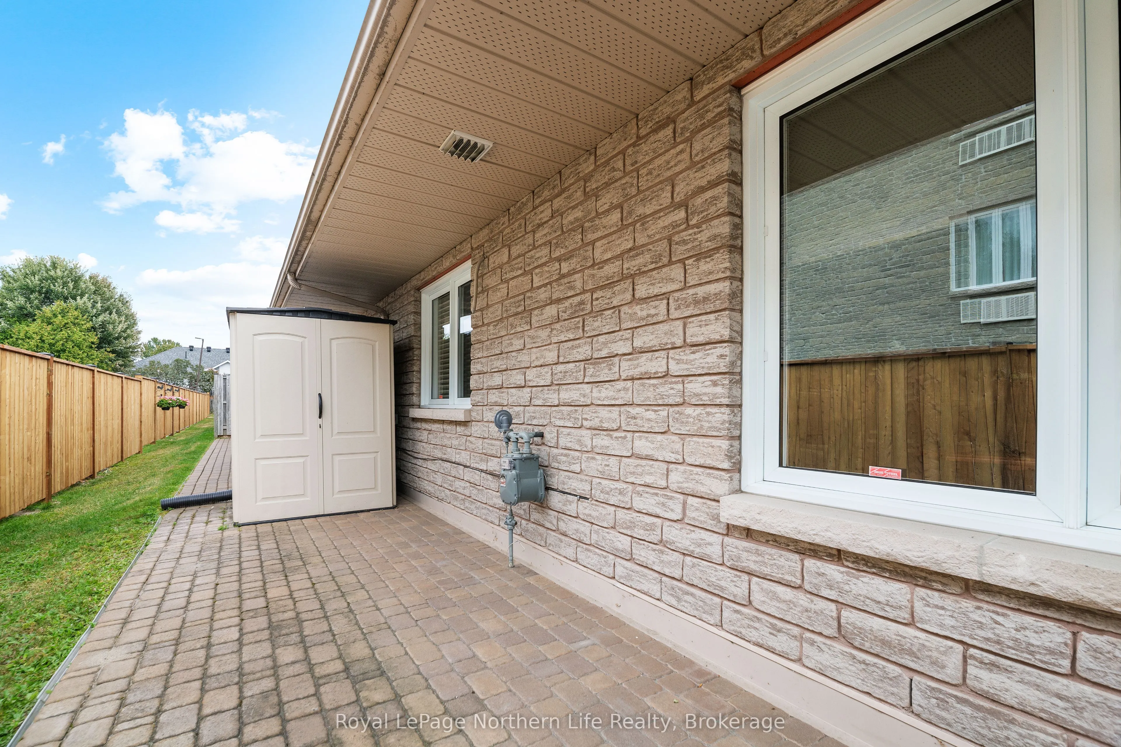 582 Lakeshore Drive, #8