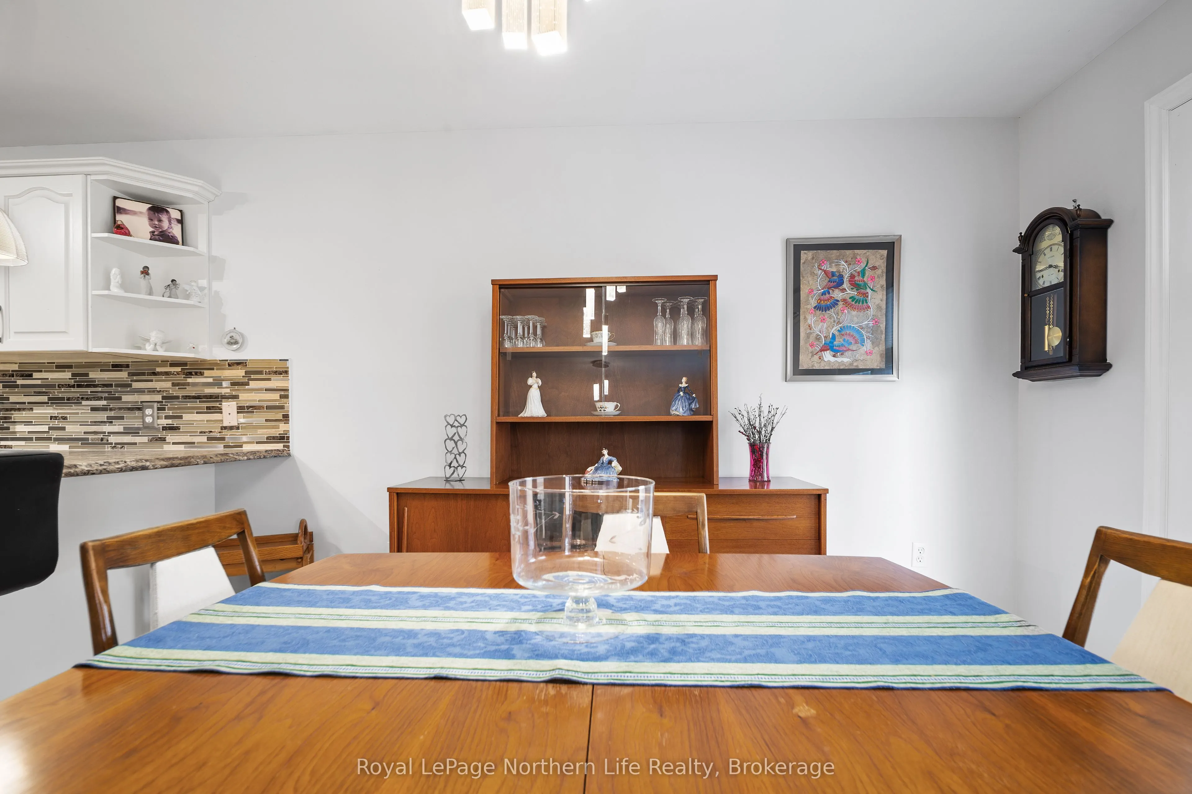 582 Lakeshore Drive, #8