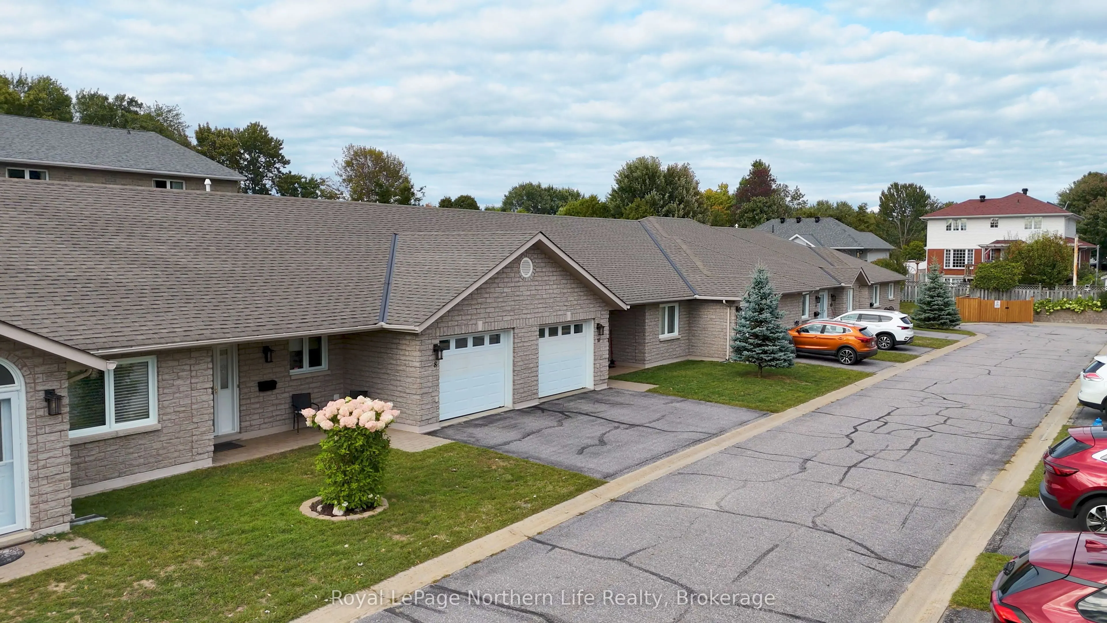 582 Lakeshore Drive, #8