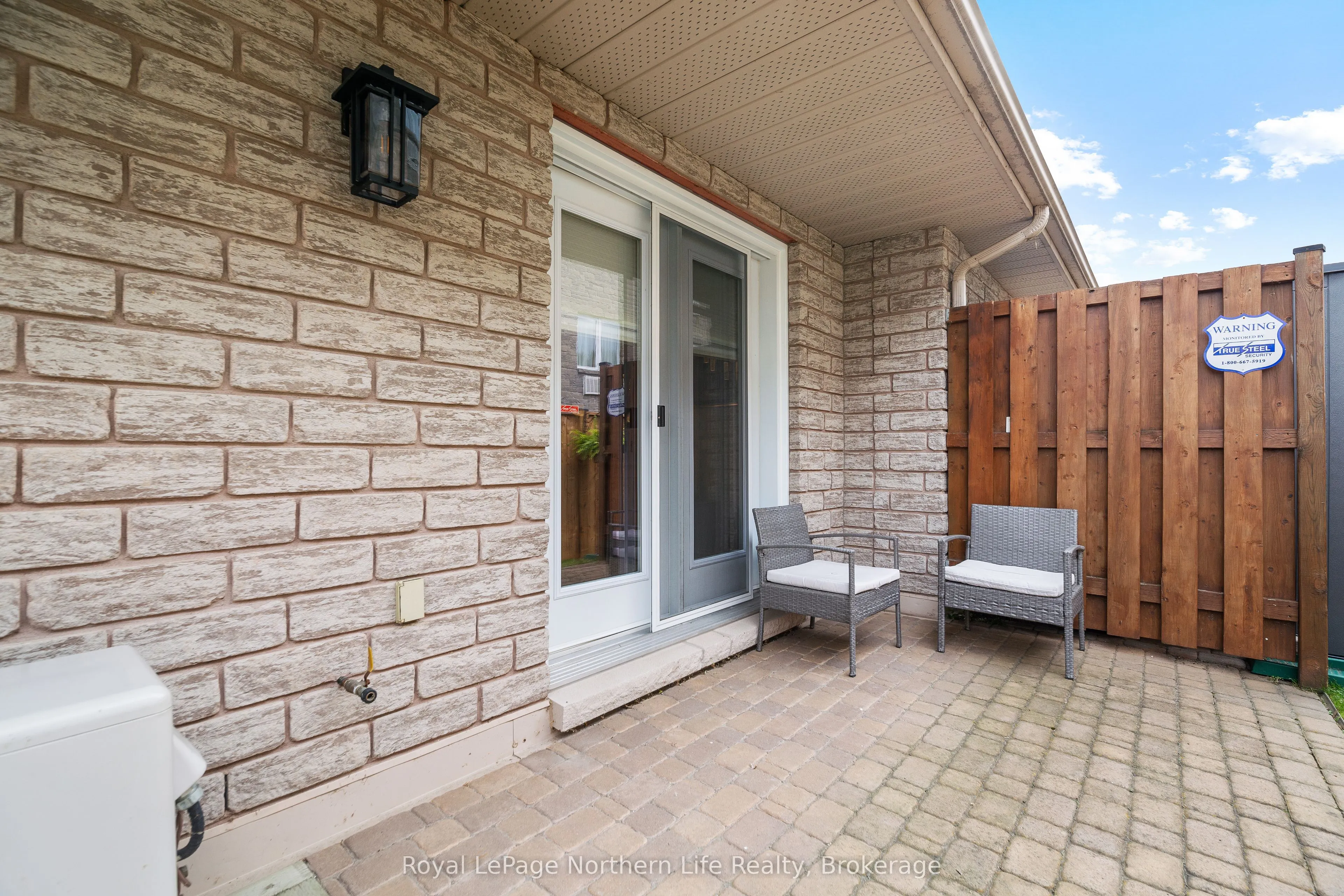 582 Lakeshore Drive, #8