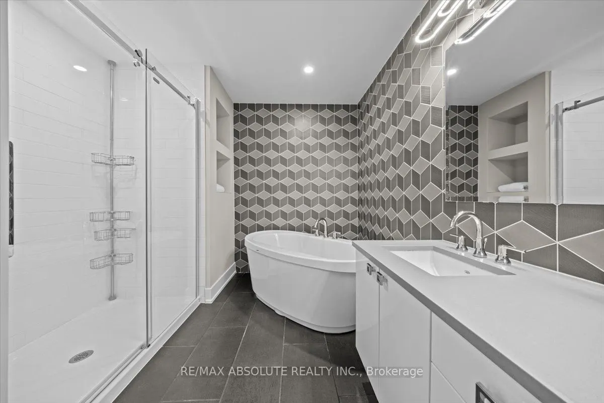332 Haliburton Heights