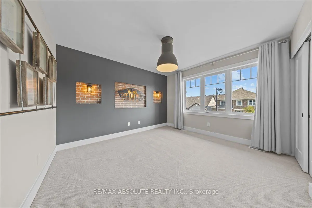 332 Haliburton Heights