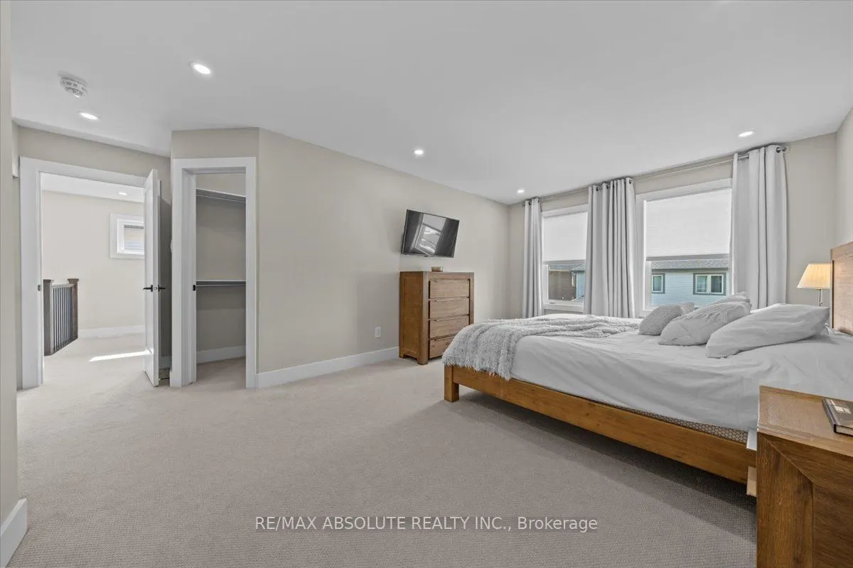 332 Haliburton Heights