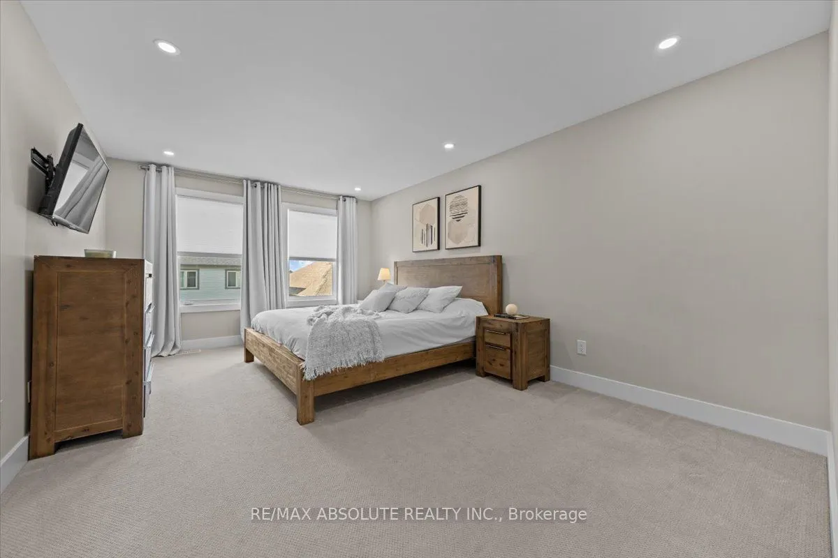 332 Haliburton Heights