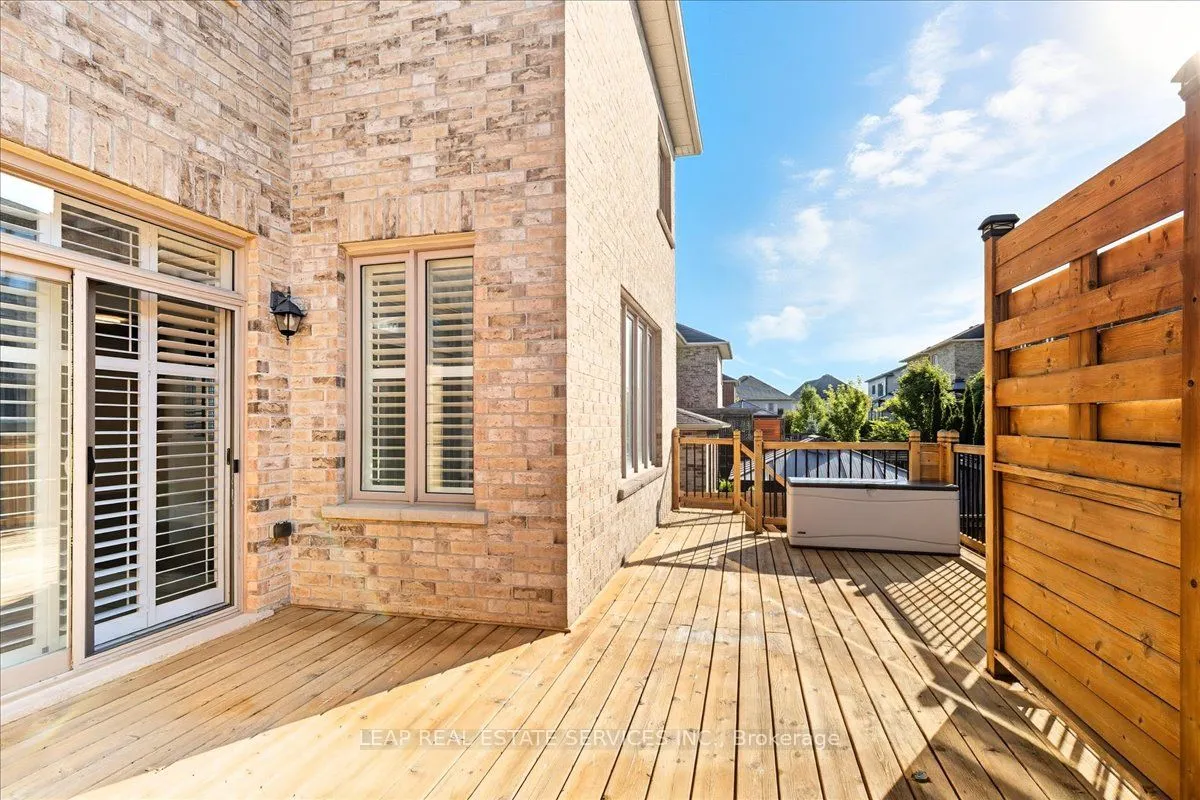 425 Rideau River Street