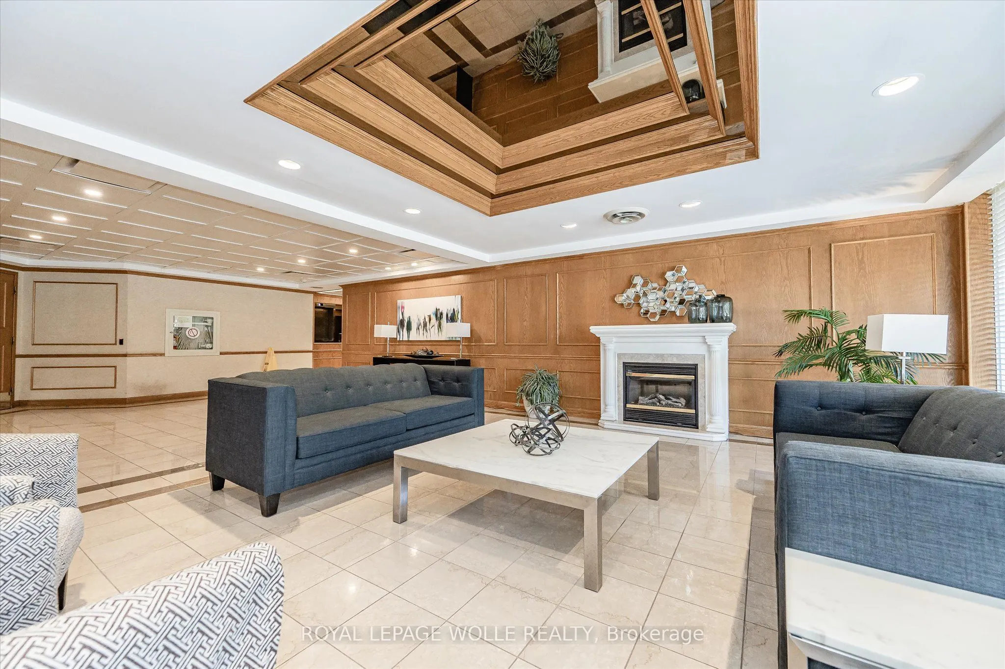 4 Willow Street, #903