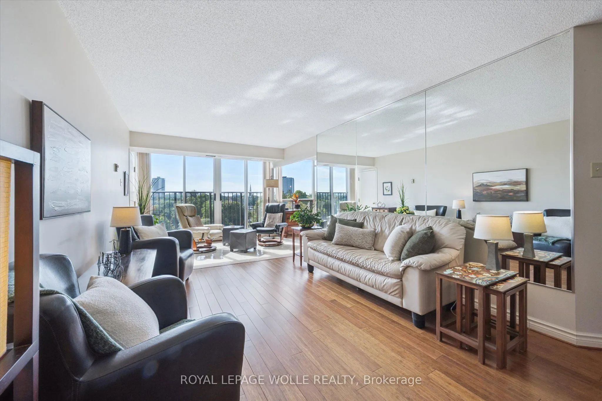4 Willow Street, #903