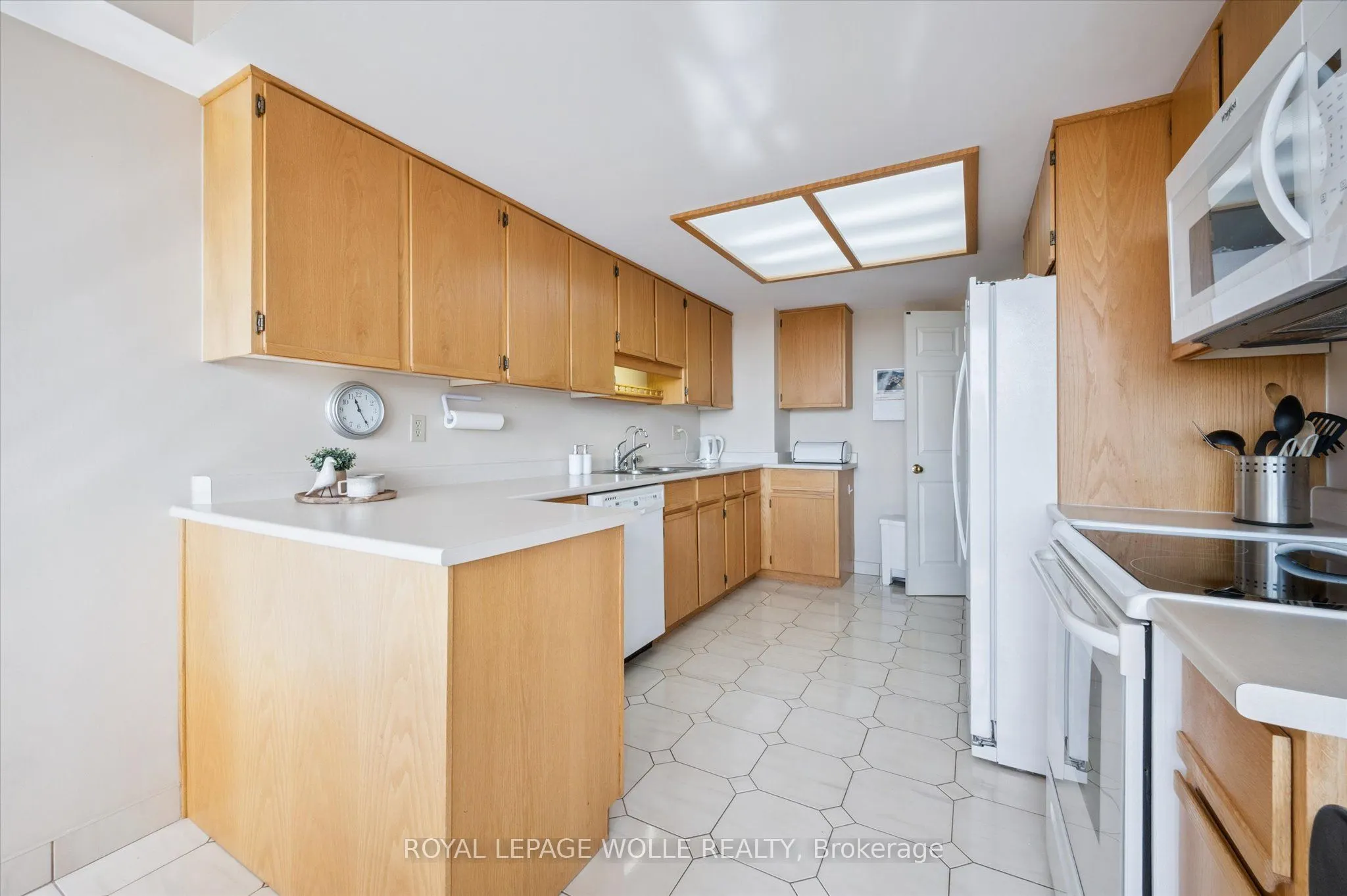 4 Willow Street, #903