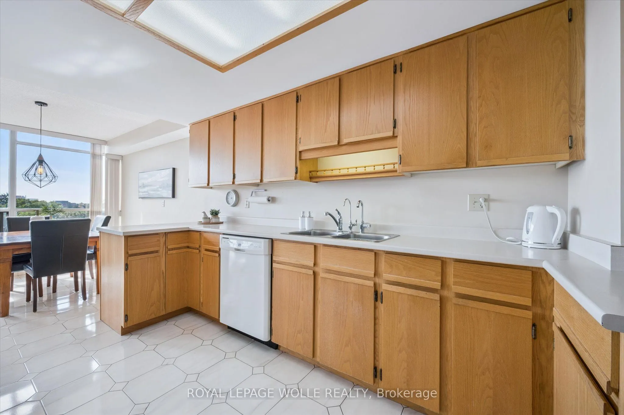 4 Willow Street, #903