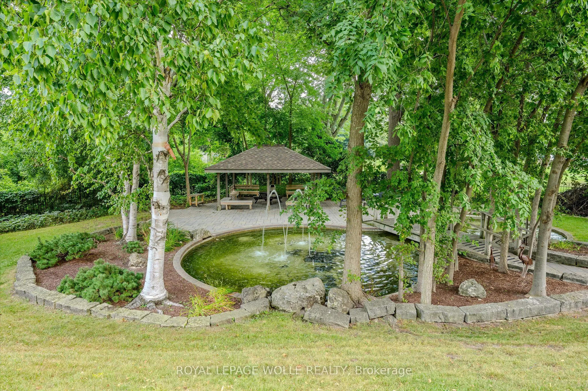 4 Willow Street, #903