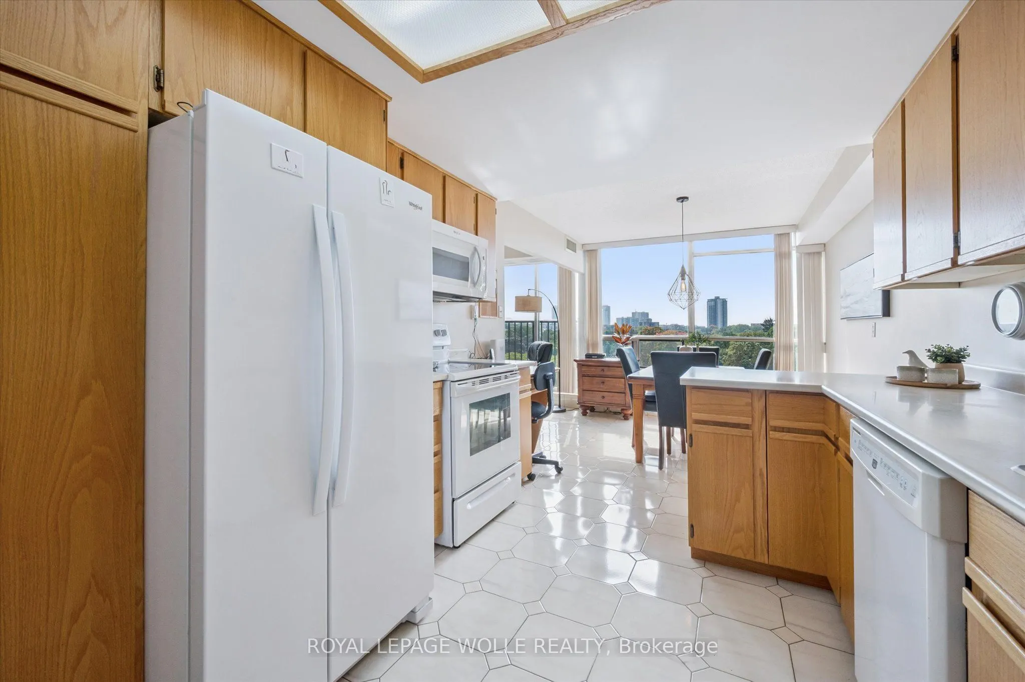 4 Willow Street, #903