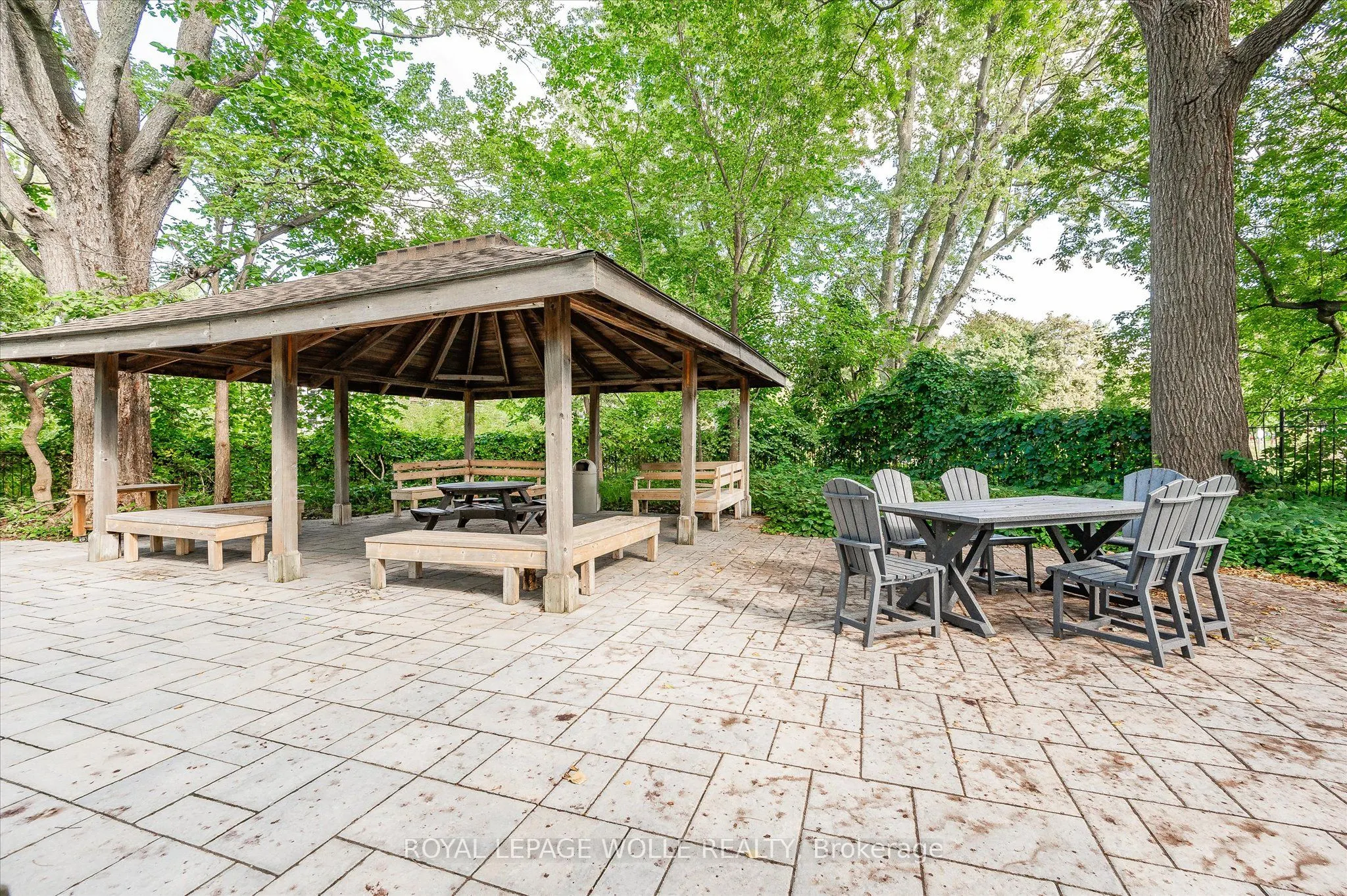 4 Willow Street, #903