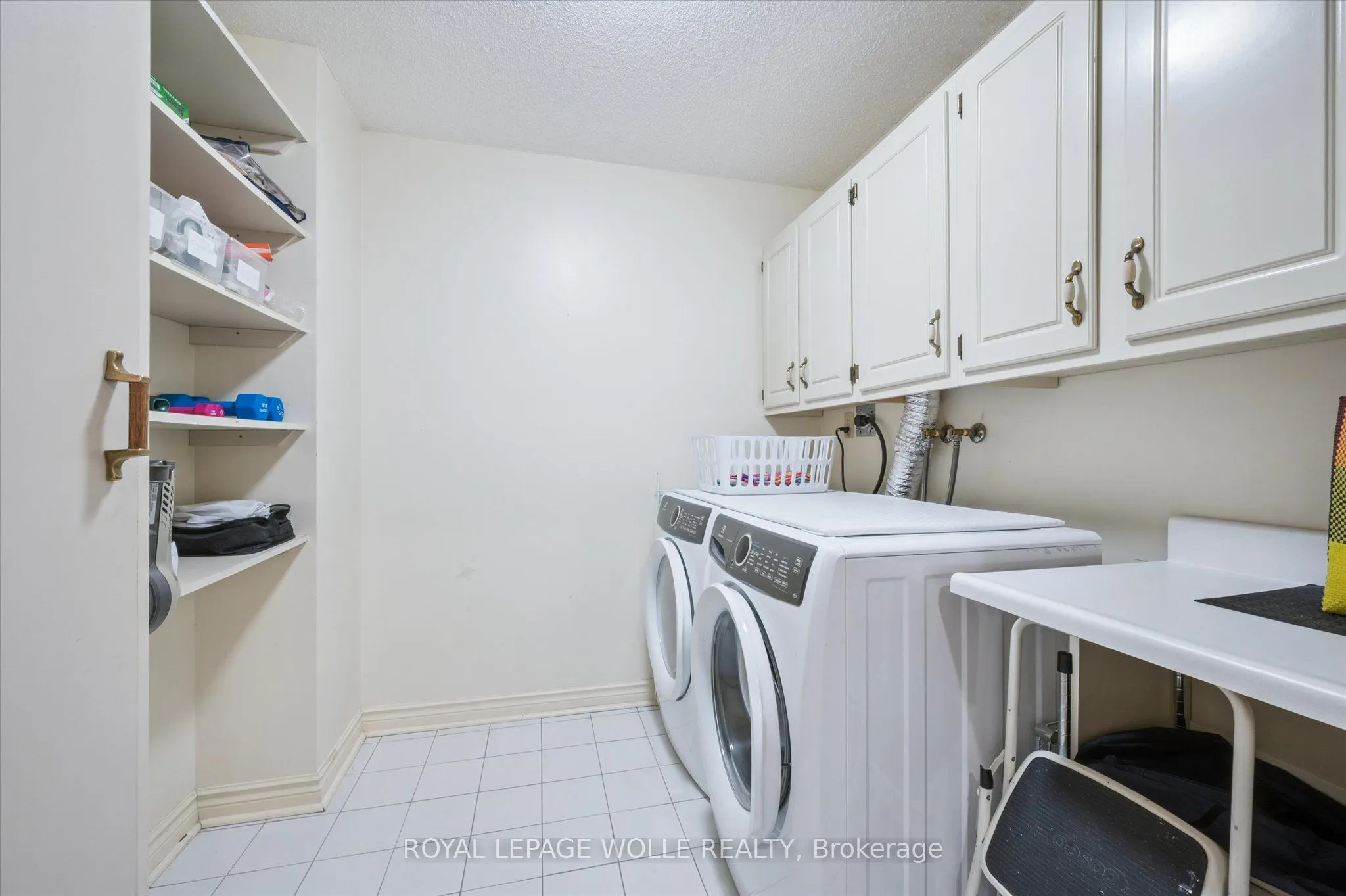 4 Willow Street, #903