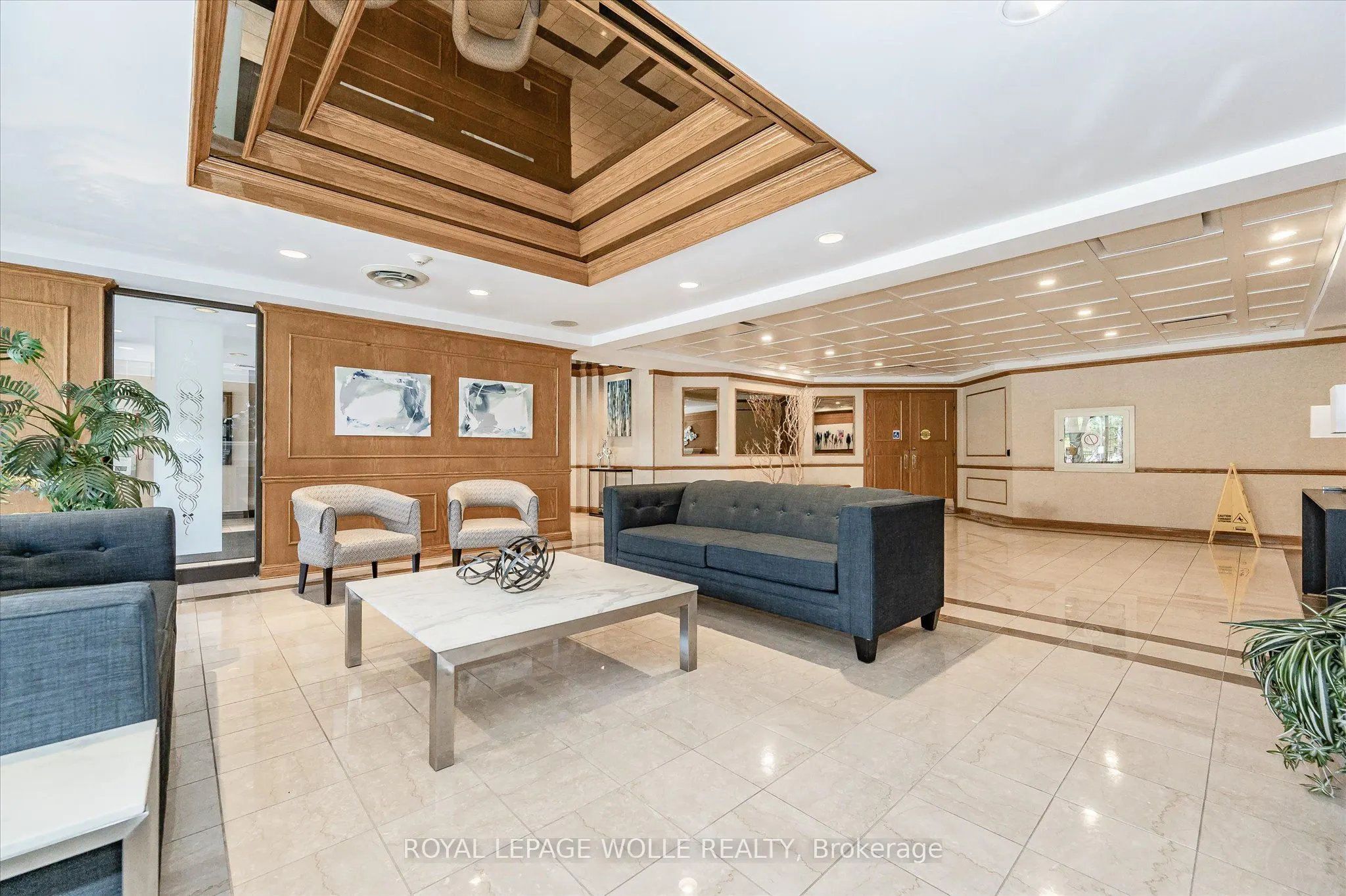4 Willow Street, #903