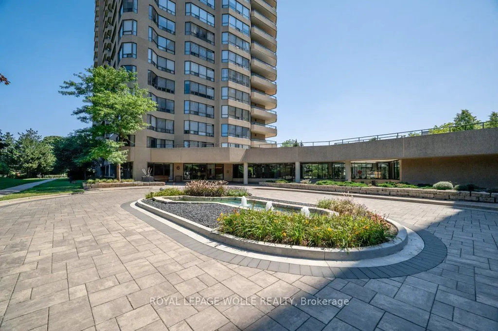 4 Willow Street, #903