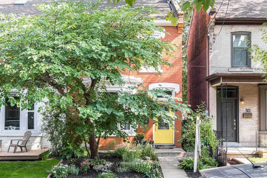 52 Emerald Street N