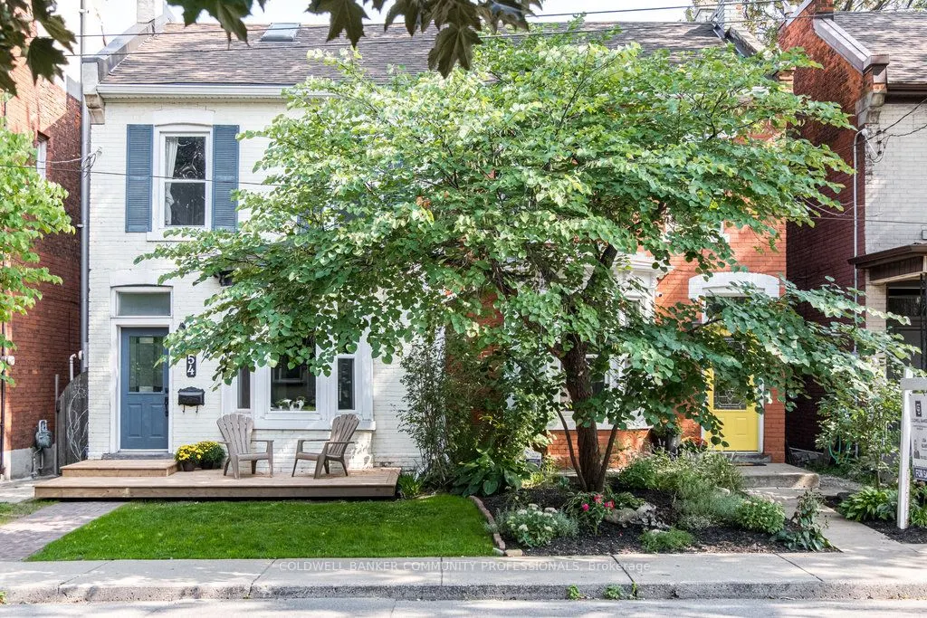 52 Emerald Street N