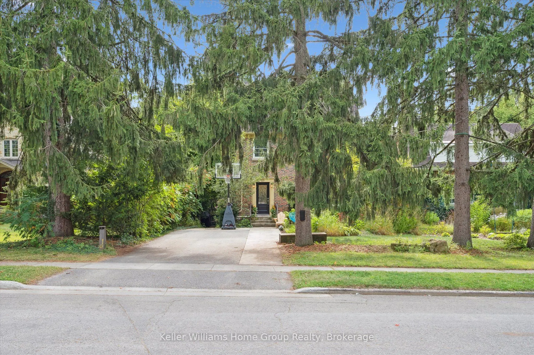 25 Forest Hill Drive