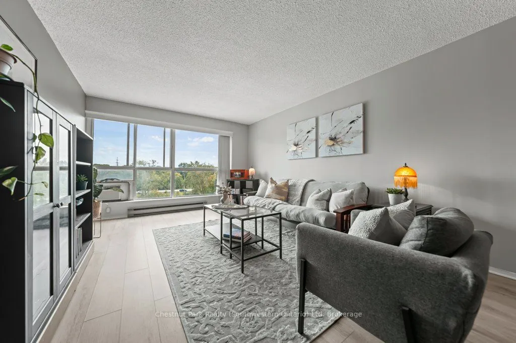 358 Waterloo Avenue, #407
