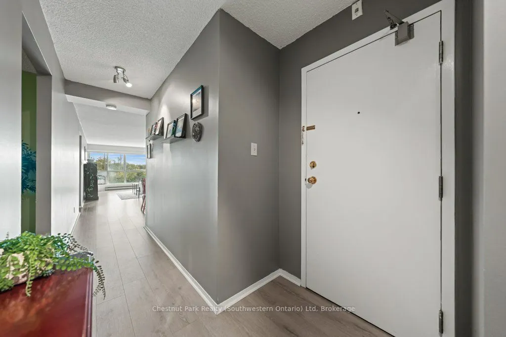 358 Waterloo Avenue, #407