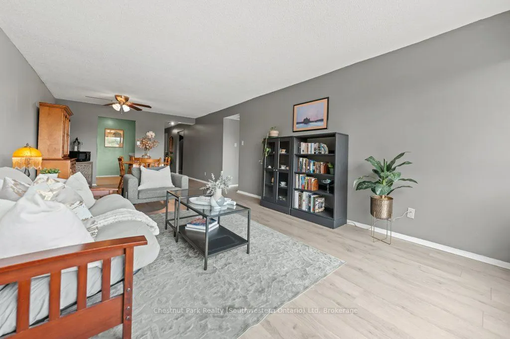 358 Waterloo Avenue, #407