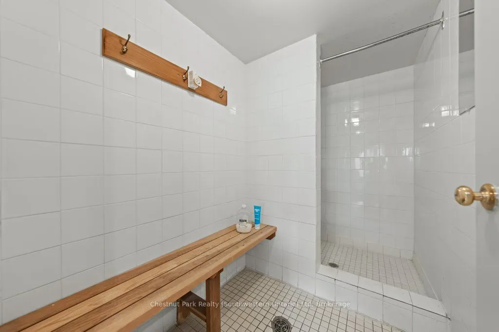 358 Waterloo Avenue, #407