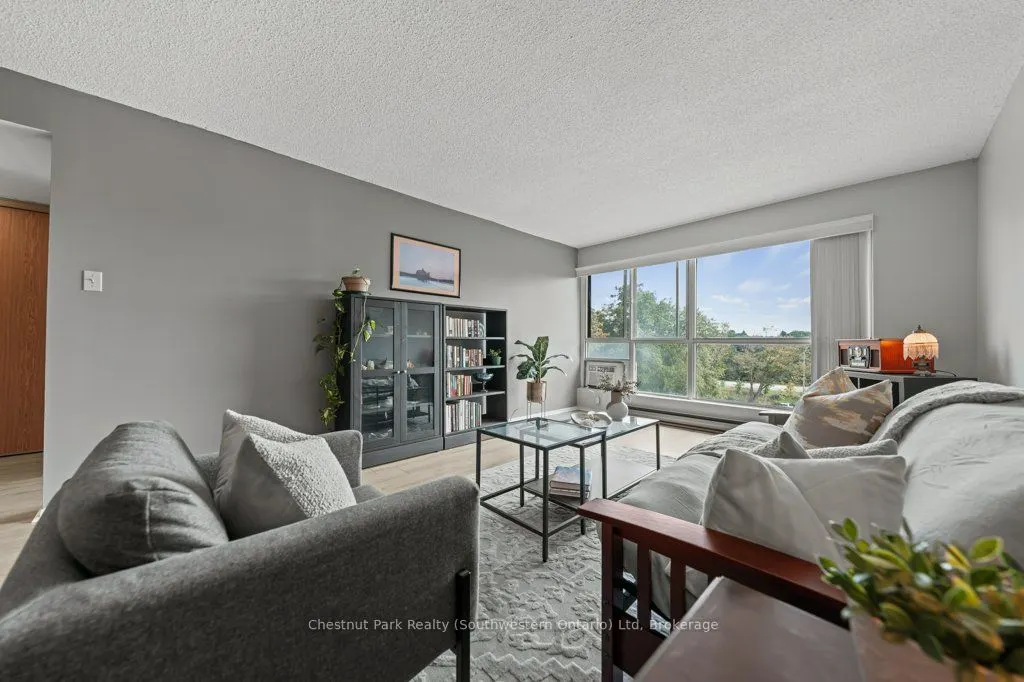 358 Waterloo Avenue, #407