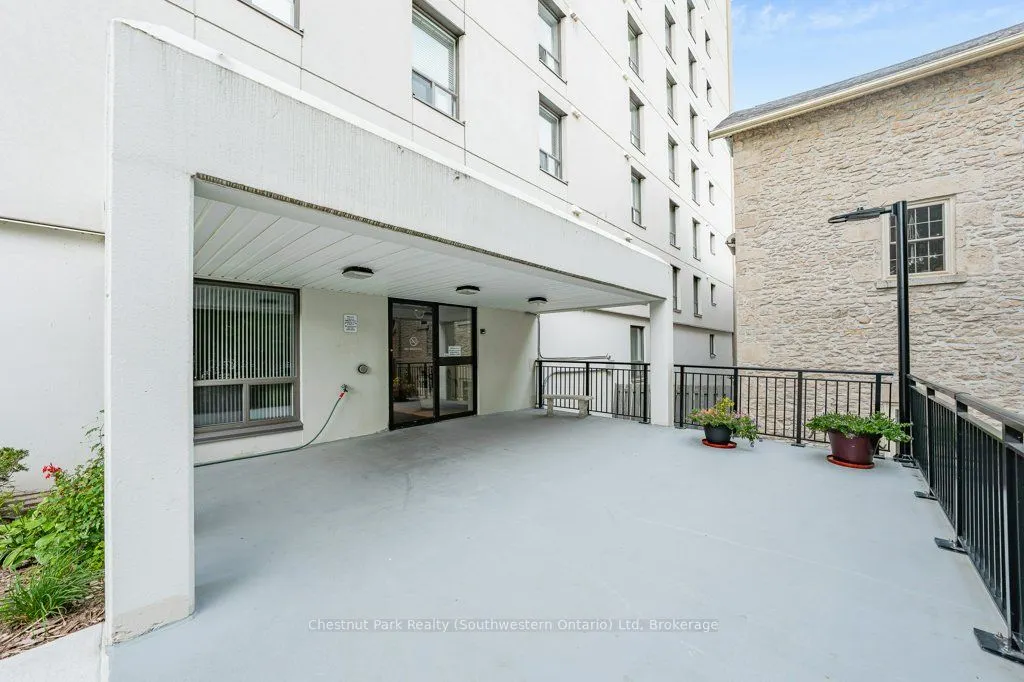 358 Waterloo Avenue, #407