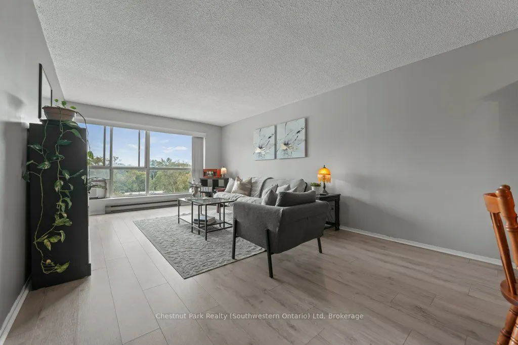 358 Waterloo Avenue, #407