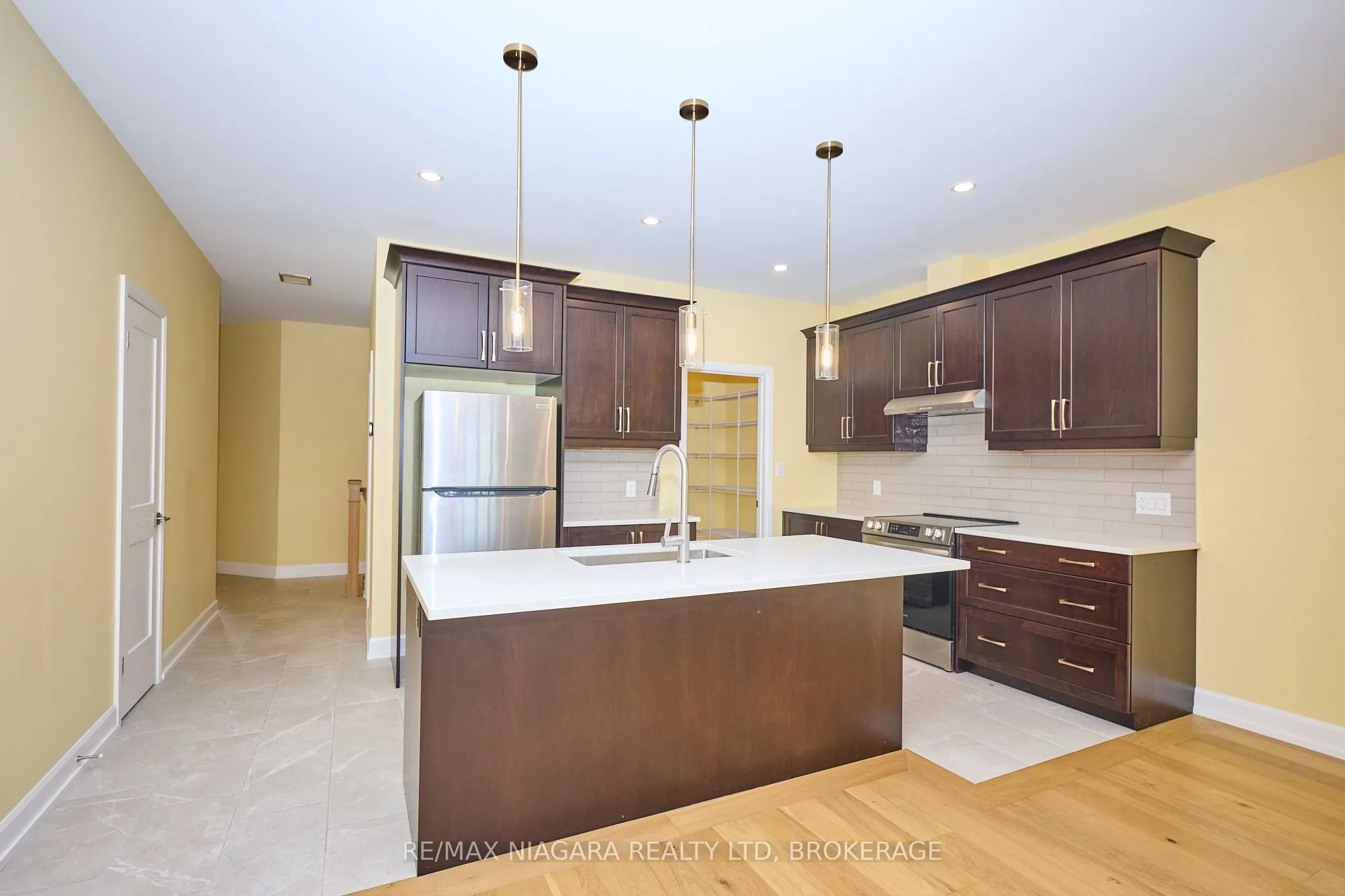 3947 Mitchell Crescent